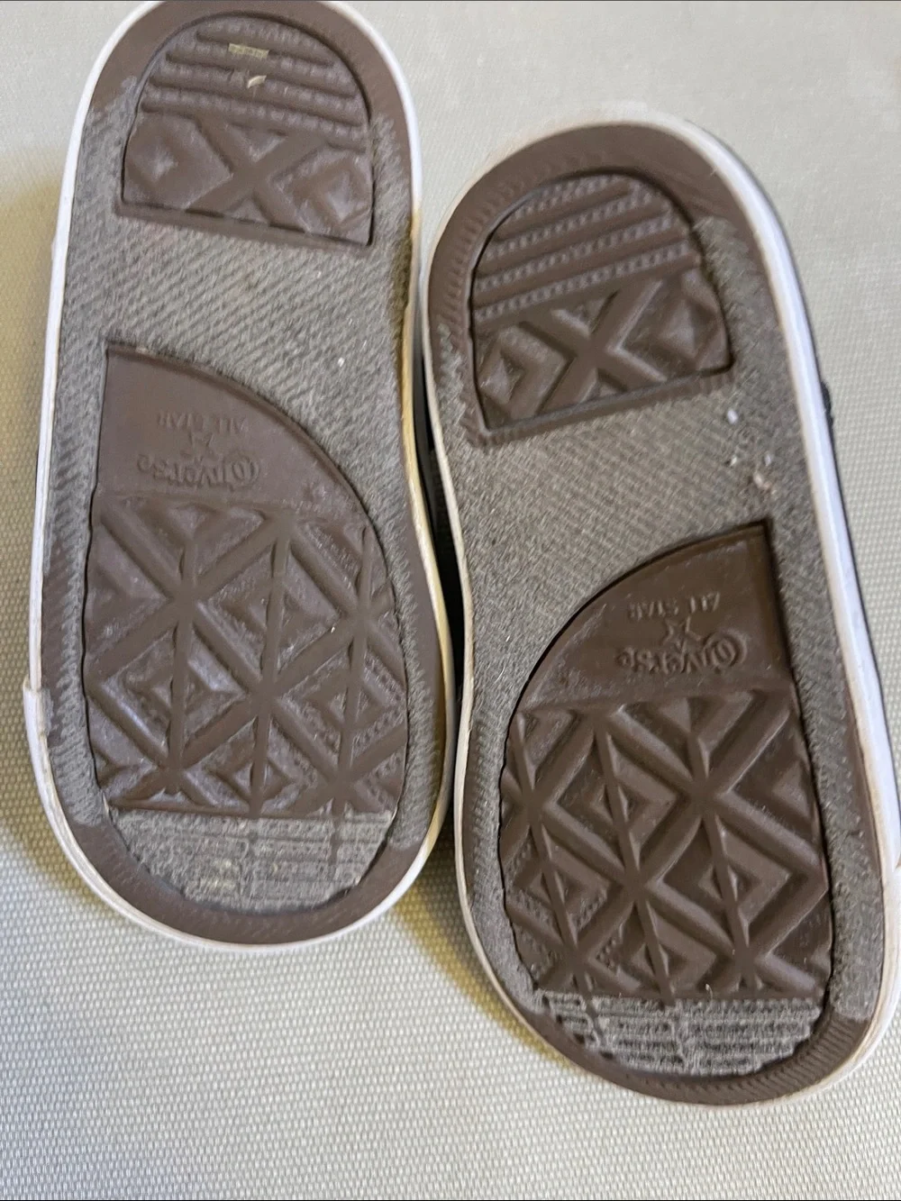 Converse Kids Black and White Low-Top Sneakers with Hook-and-Loop Strap